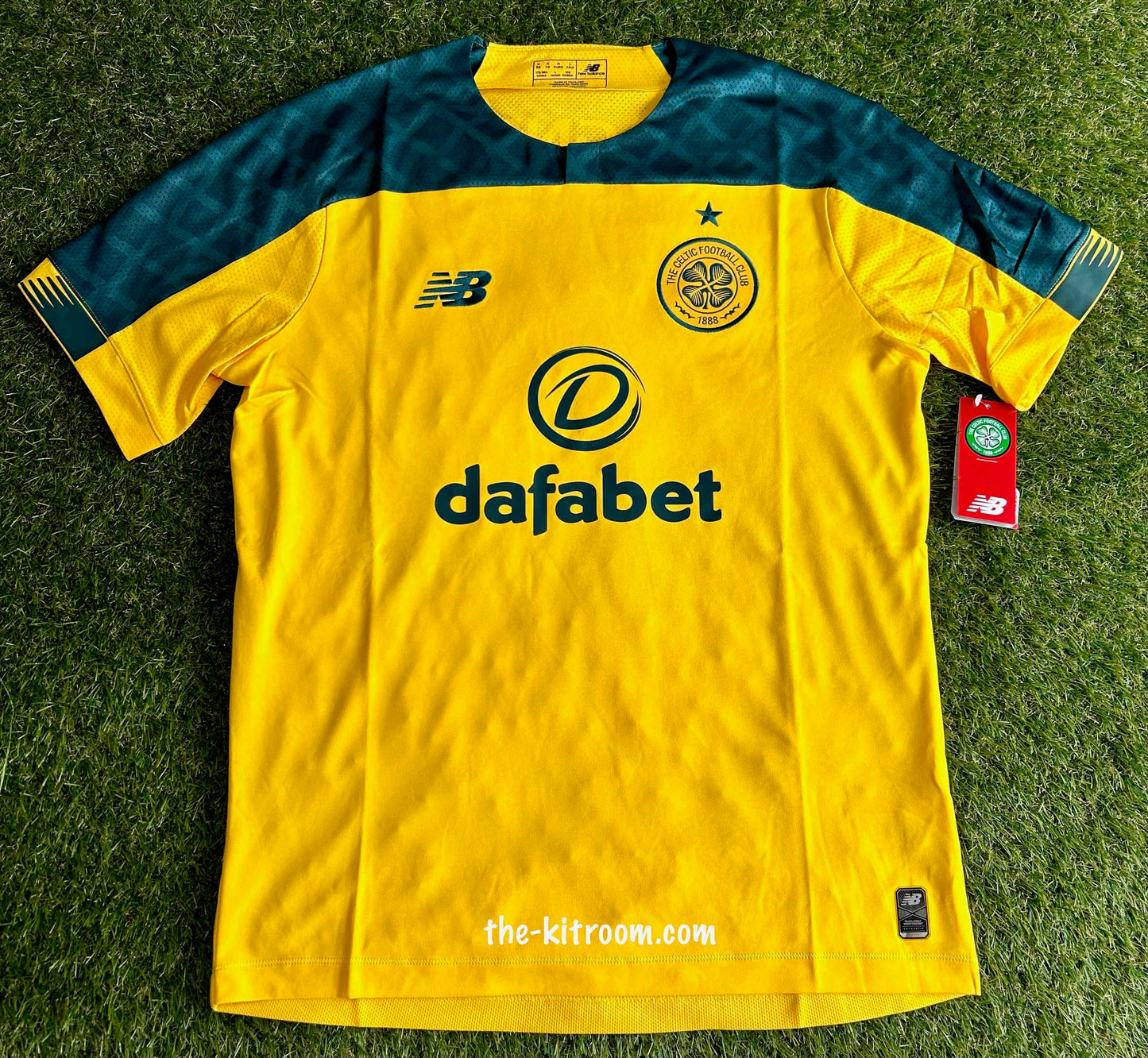 2019-20 Celtic Away Football Shirt M