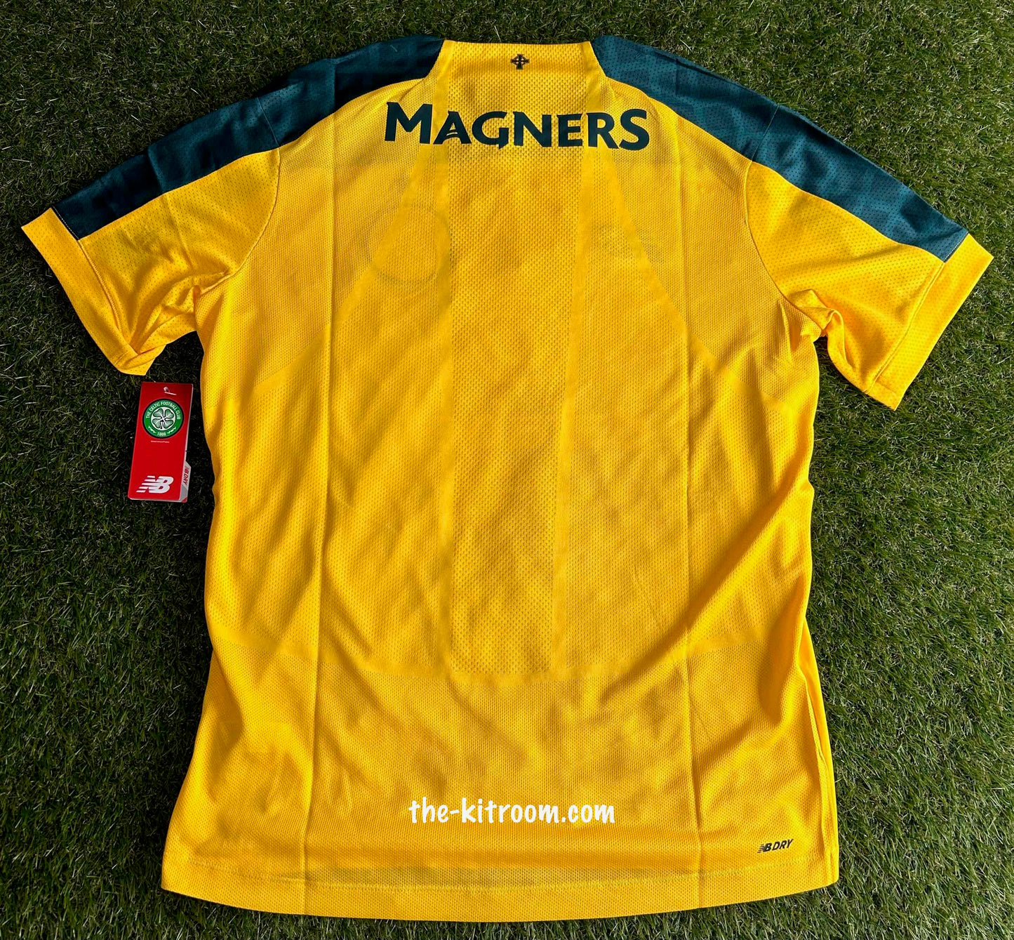 2019-20 Celtic Away Football Shirt M