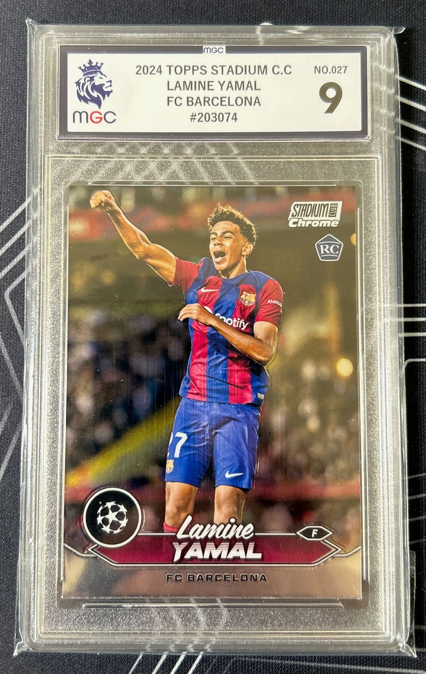 Lamine Yamal (FC Barcelona) Rookie Card Topps Stadium Club Chrome UCC 23-24 MGC 9