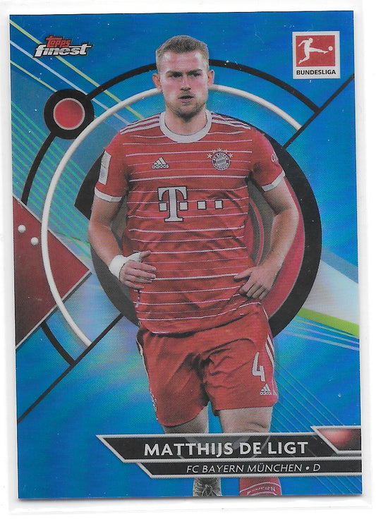 Matthijs de Ligt (FC Bayern Munchen) Blue Refractor /150 Topps Finest Bundesliga 22-23