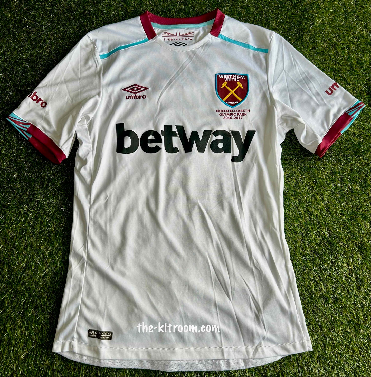 2016-17 West Ham United Away Football Shirt S