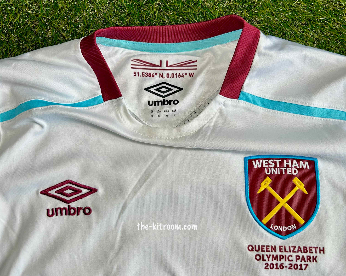 2016-17 West Ham United Away Football Shirt S