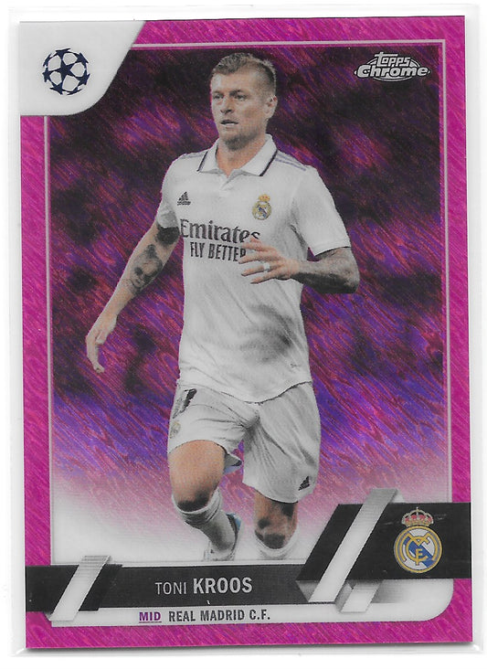 Toni Kroos (Real Madrid CF) Pink Shimmer Refractor /250 Topps Chrome UEFA Club Competitions 22-23