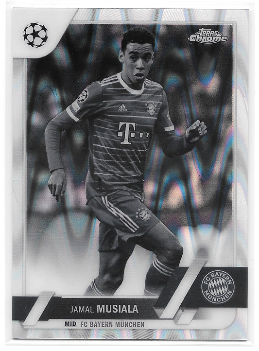 Jamal Musiala (FC Bayern Munchen) Black & White Ray Wave Topps Chrome UCC 22-23