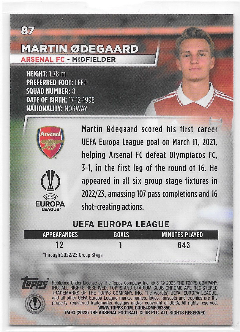 Martin Odegaard (Arsenal FC) Blue Prism Refractor Topps Stadium Club Chrome 22-23